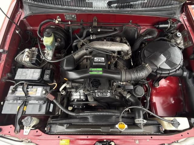 1995 Toyota Hilux Surf JDM car for sale — photo 17 of 19