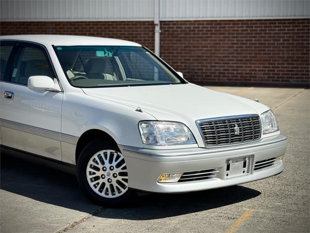 2000 Toyota Crown JDM car for sale — photo 4 of 25