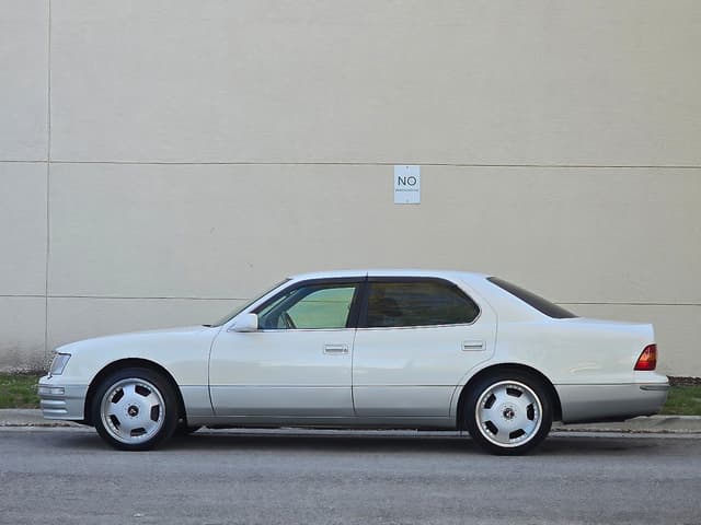 1995 Toyota Celsior JDM car for sale — photo 19 of 44