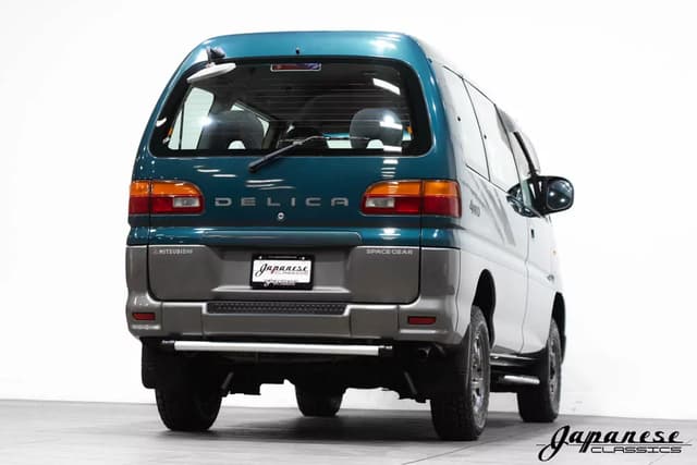 1999 Mitsubishi Delica JDM car for sale — photo 8 of 25