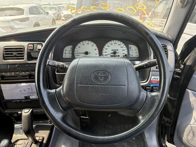 1997 Toyota Hilux Surf JDM car for sale — photo 4 of 8