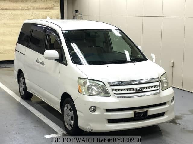2006 Toyota Noah JDM car for sale — photo 3 of 4