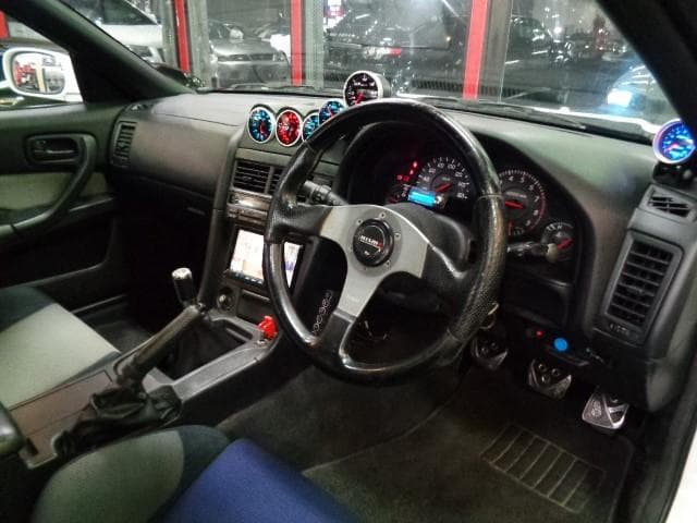 1998 Nissan Skyline JDM car for sale — photo 13 of 21