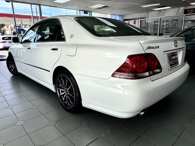 2005 Toyota Crown JDM car for sale — photo 3 of 5
