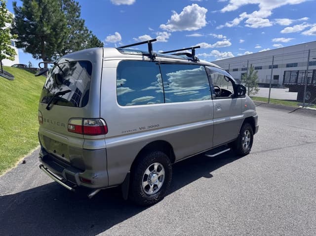 1997 Mitsubishi Delica JDM car for sale — photo 5 of 23