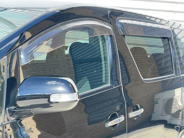 2012 Toyota Vellfire JDM car for sale — photo 10 of 25