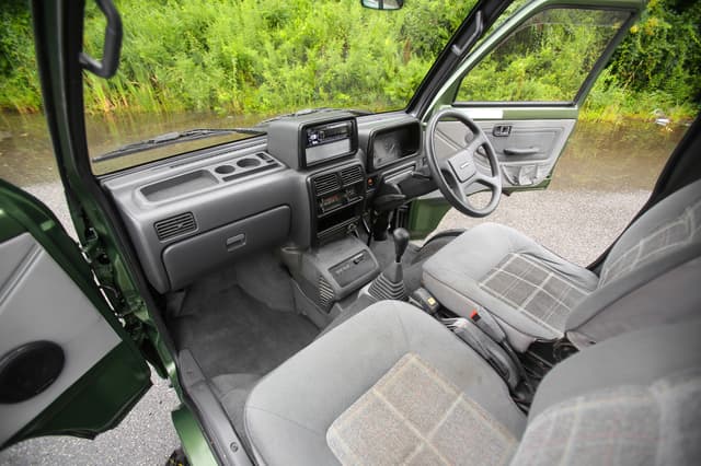 1991 Daihatsu Atrai JDM car for sale — photo 13 of 25