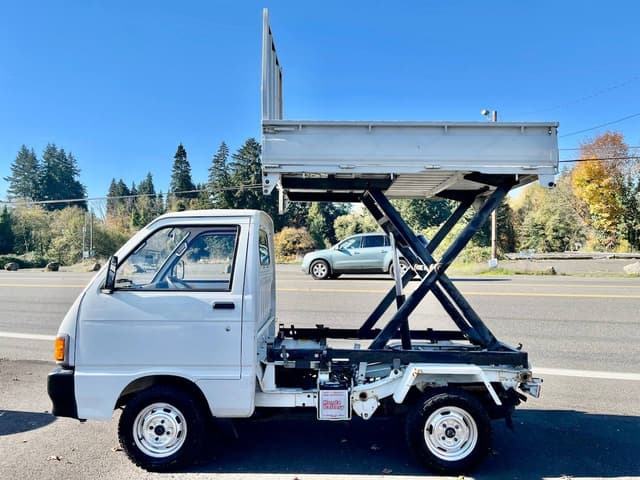 1992 Daihatsu Hijet JDM car for sale — photo 8 of 25