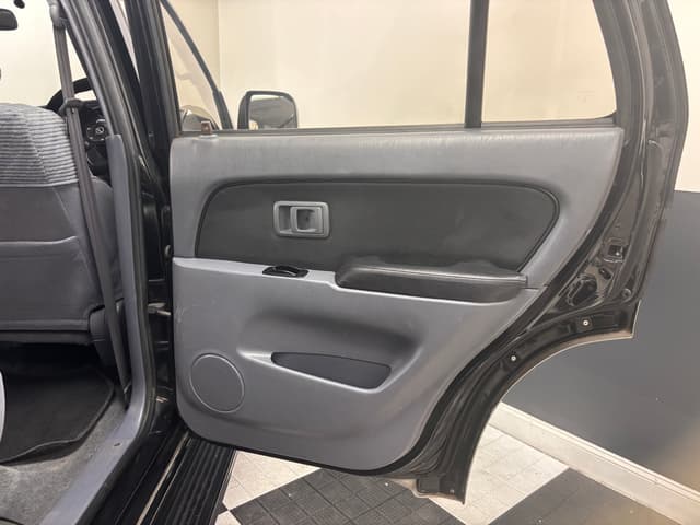 1996 Toyota Hilux Surf JDM car for sale — photo 17 of 25
