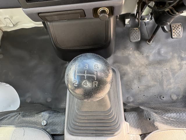 1997 Mitsubishi Minicab JDM car for sale — photo 20 of 25