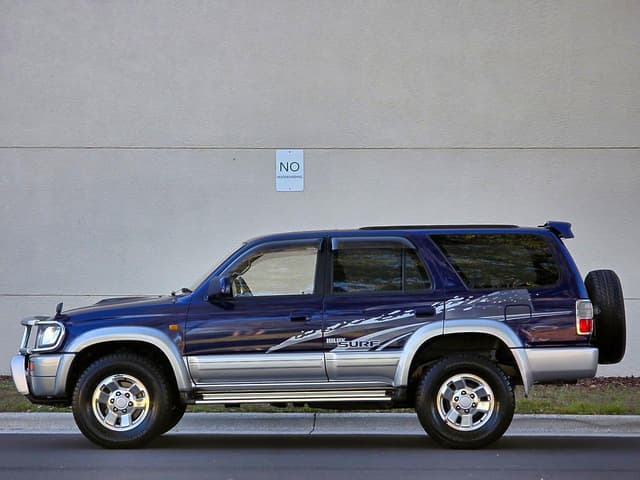 1996 Toyota Hilux Surf JDM car for sale — photo 15 of 25