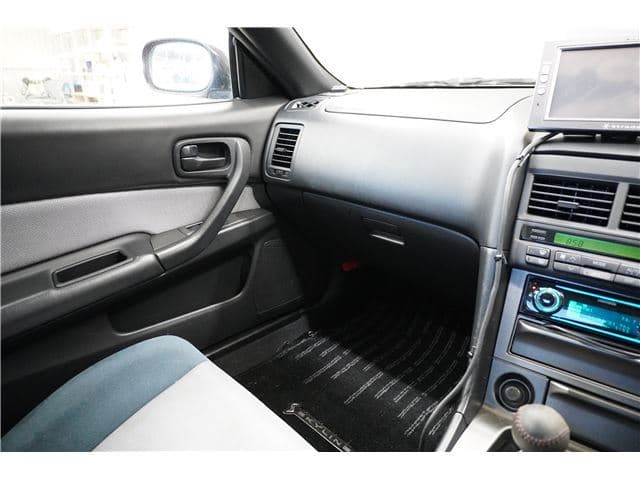 2001 Nissan Skyline JDM car for sale — photo 16 of 25