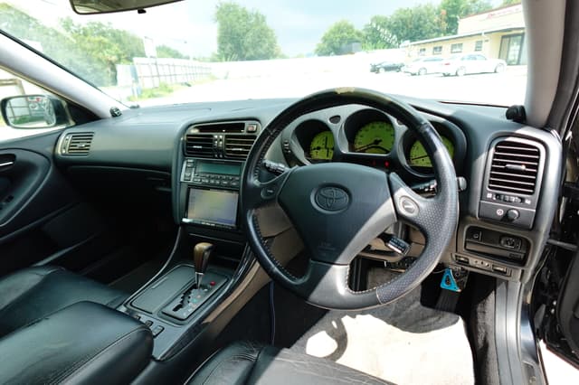 1998 Toyota Aristo JDM car for sale — photo 16 of 18