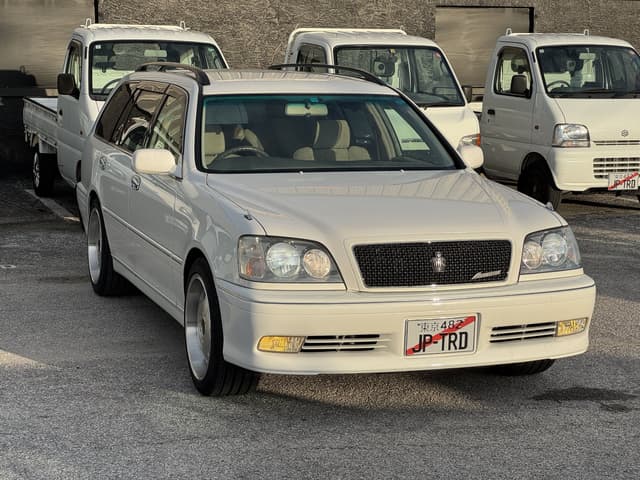 2000 Toyota Crown JDM car for sale — photo 2 of 24