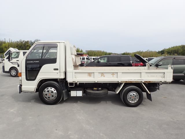 1990 Isuzu Elf JDM car for sale — photo 6 of 25