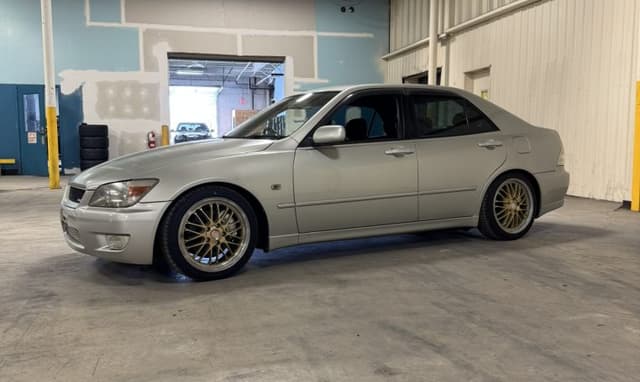 1998 Toyota Altezza JDM car for sale — photo 14 of 25