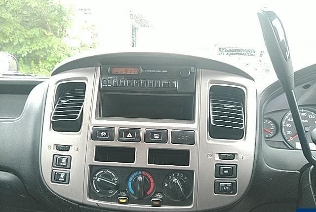 2008 Nissan Caravan JDM car for sale — photo 4 of 8