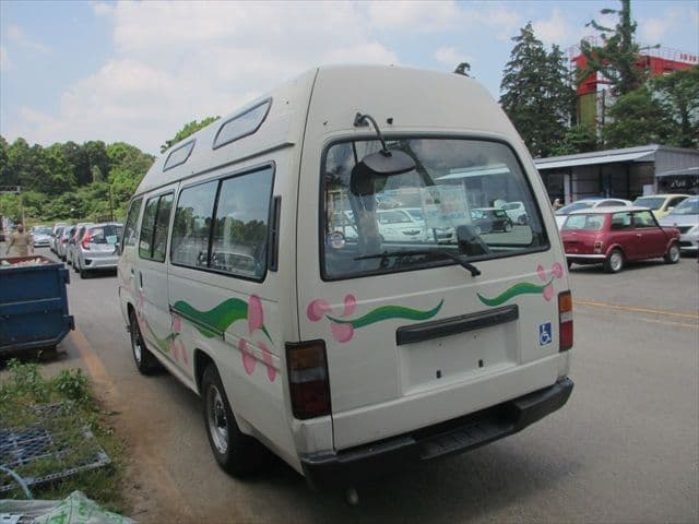 1999 Nissan Caravan JDM car for sale — photo 2 of 25