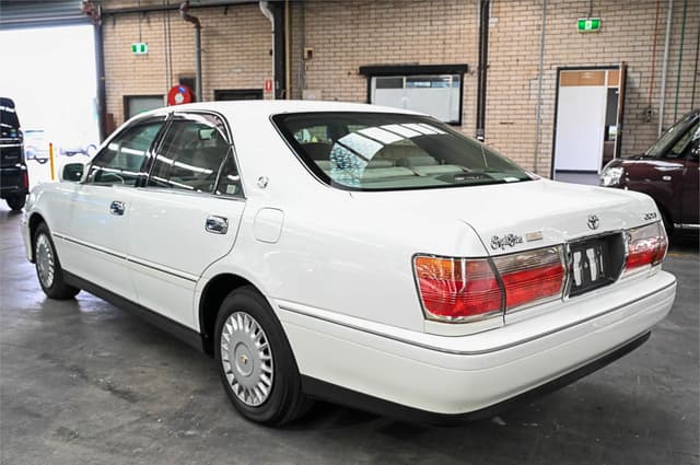 2000 Toyota Crown JDM car for sale — photo 5 of 10