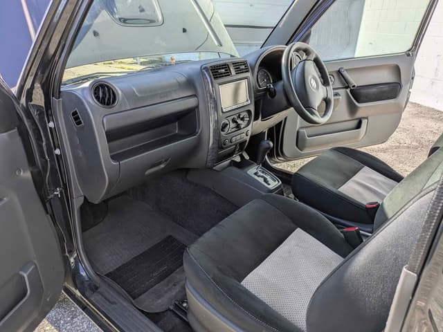 2008 Suzuki Jimny JDM car for sale — photo 8 of 11