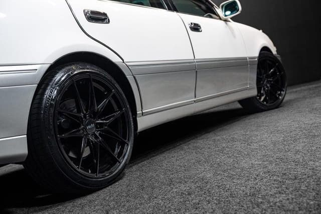 1999 Toyota Crown JDM car for sale — photo 16 of 19