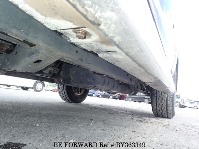 2004 Toyota Hilux Surf JDM car for sale — photo 17 of 25