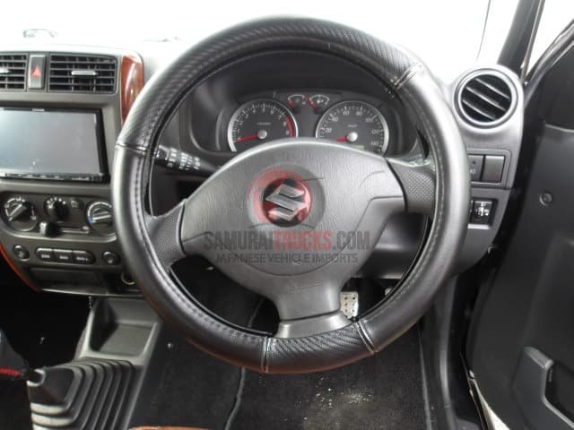 2006 Suzuki Jimny JDM car for sale — photo 21 of 24