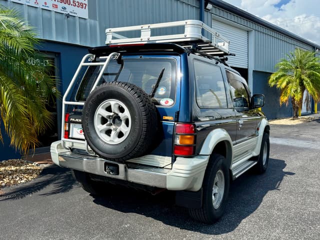 1995 Mitsubishi Pajero JDM car for sale — photo 8 of 21