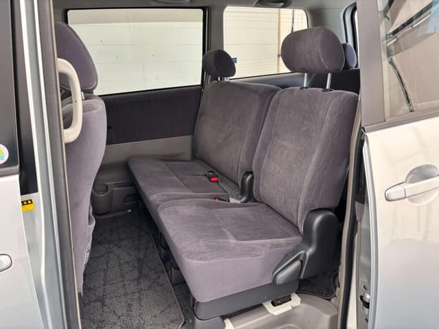 2001 Toyota Noah JDM car for sale — photo 19 of 25