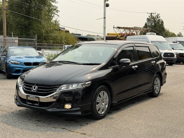 2011 Honda Odyssey JDM car for sale — photo 3 of 19