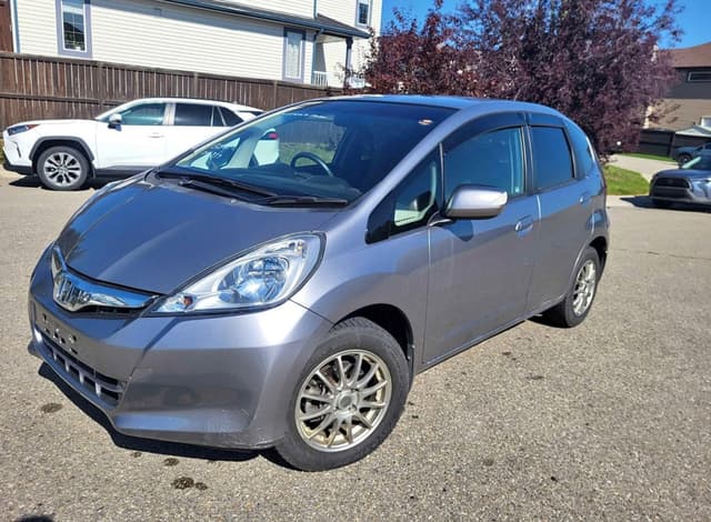 2011 Honda Fit JDM car for sale — photo 2 of 9