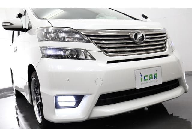 2010 Toyota Vellfire JDM car for sale — photo 2 of 25