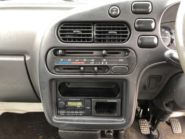 1998 Daihatsu Hijet JDM car for sale — photo 23 of 25