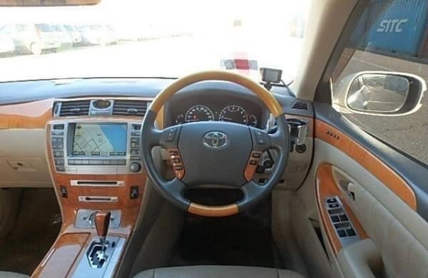 2008 Toyota Crown JDM car for sale — photo 3 of 7
