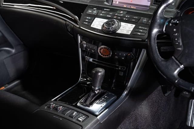 2006 Nissan Fuga JDM car for sale — photo 15 of 17