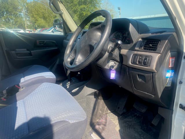 2006 Mitsubishi Pajero JDM car for sale — photo 10 of 25