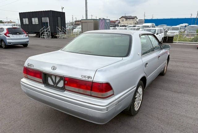 1999 Toyota Crown JDM car for sale — photo 5 of 25