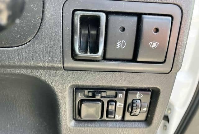 2010 Suzuki Jimny JDM car for sale — photo 8 of 20