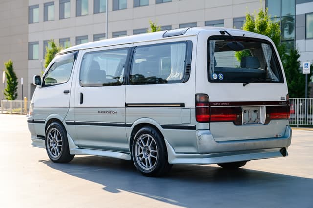 1994 Toyota HiAce JDM car for sale — photo 3 of 24