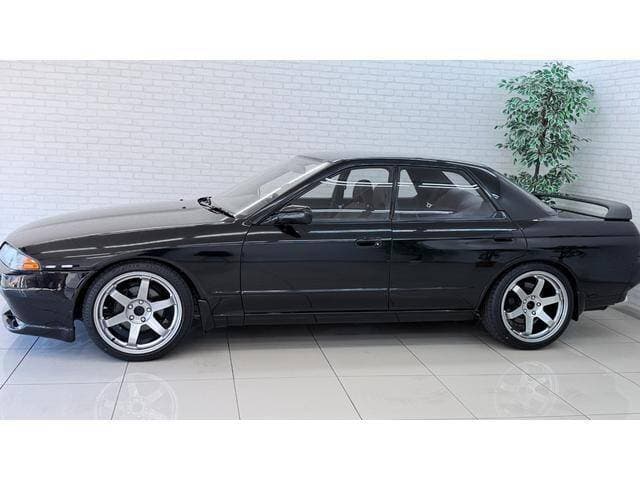 1990 Nissan Skyline JDM car for sale — photo 15 of 18