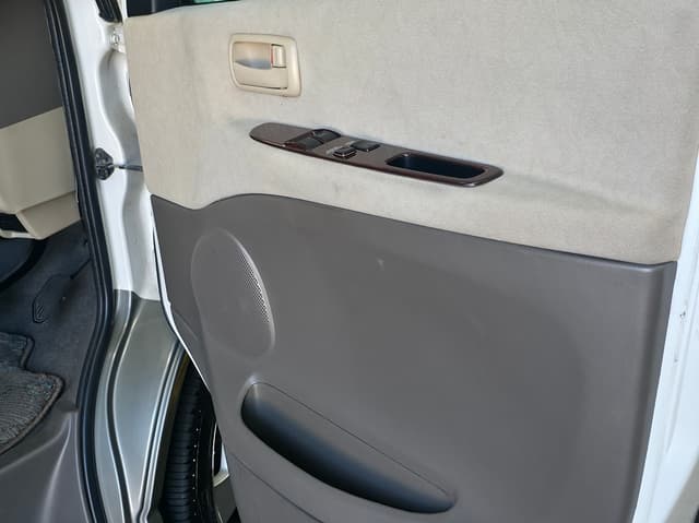 2000 Toyota Grand Hiace JDM car for sale — photo 24 of 25