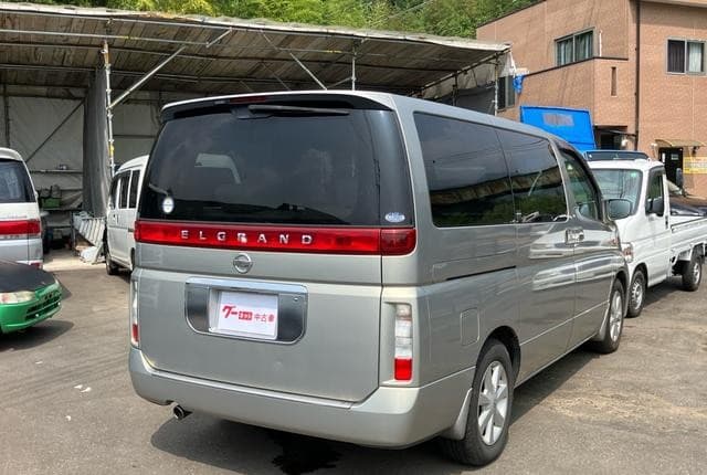2003 Nissan Elgrand JDM car for sale — photo 9 of 25