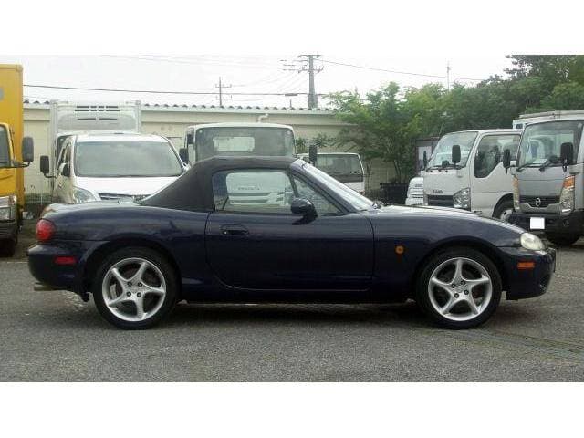 2001 Mazda Roadster (Eunos Roadster / MX-5) JDM car for sale — photo 4 of 19