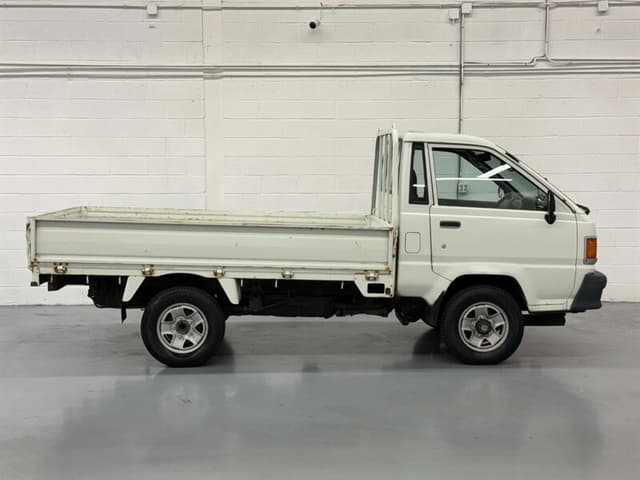 1996 Toyota Townace JDM car for sale — photo 7 of 25