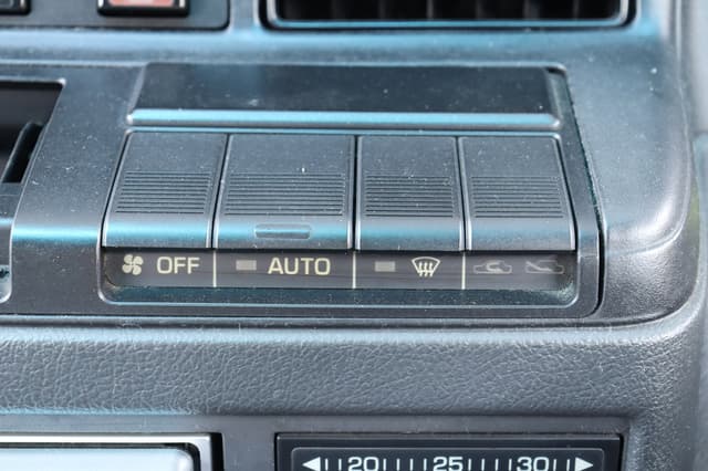 1999 Toyota Crown JDM car for sale — photo 12 of 25