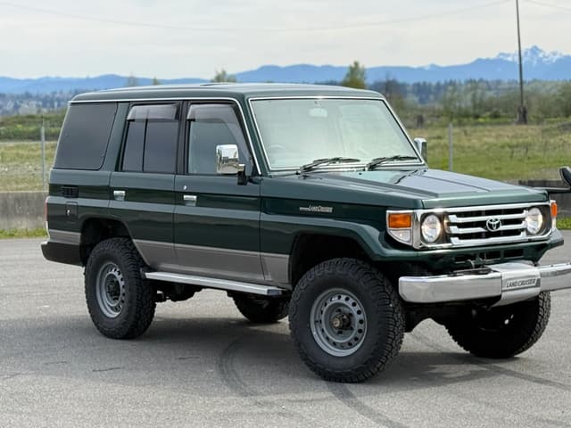 2001 Toyota Land Cruiser JDM car for sale — photo 4 of 10