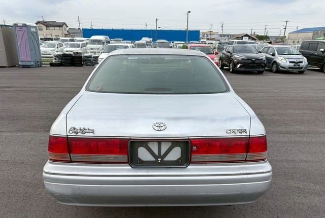 1999 Toyota Crown JDM car for sale — photo 4 of 25