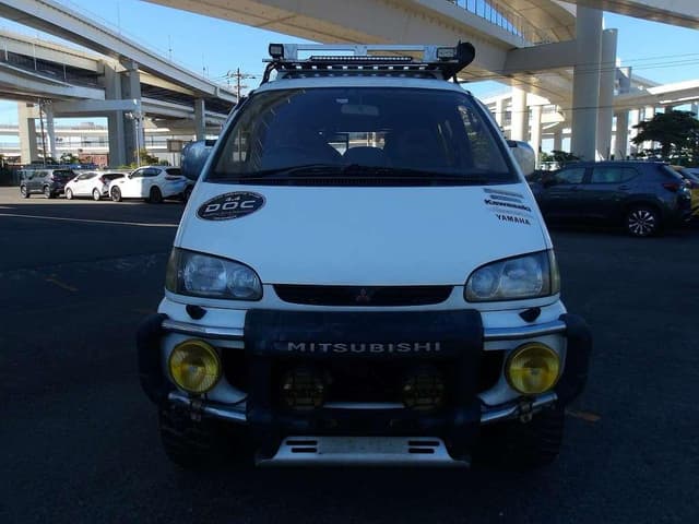1996 Mitsubishi Delica JDM car for sale — photo 8 of 13