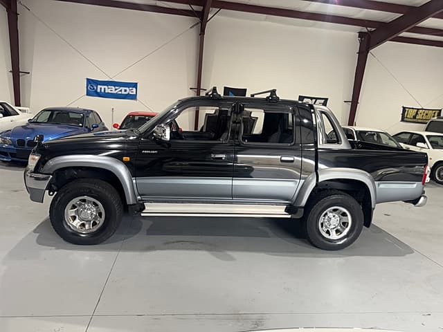 2000 Toyota Hilux JDM car for sale — photo 2 of 25