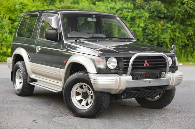 1993 Mitsubishi Pajero JDM car for sale — photo 11 of 25